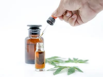 Hidratación profunda y calma natural con CBD aceites para pieles sensibles